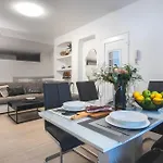 Arta Apartment City Center II - With Private Parking